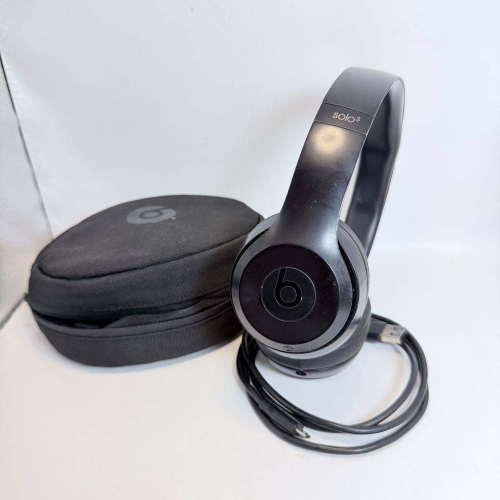 Beats Solo3 Wireless On-Ear Headphones Matte Black with Case and Cable